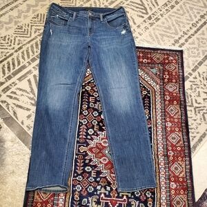 SILVER JEANS CO. BOYFRIEND . W 36/ L29. DISTRESSED.